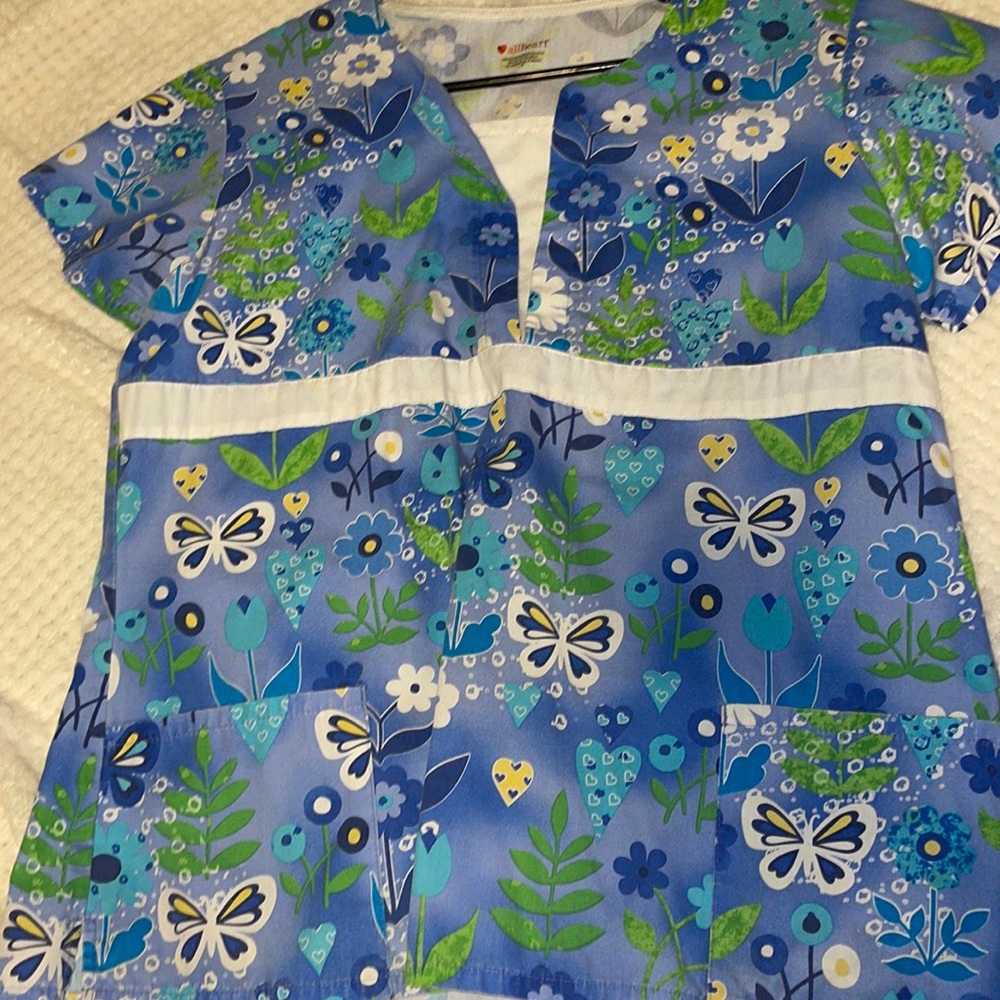 Size:LG Scrub Top